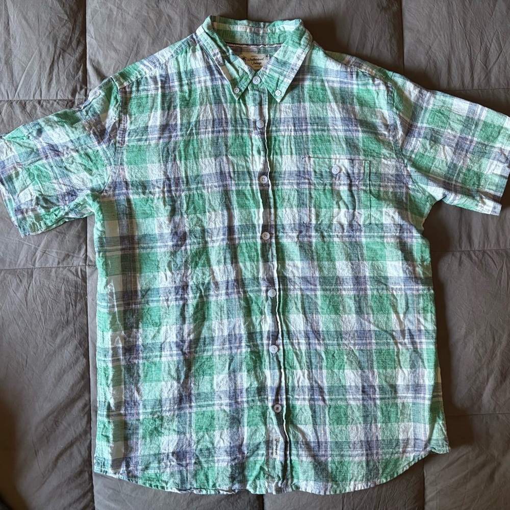 Men’s casual button down shirt size L